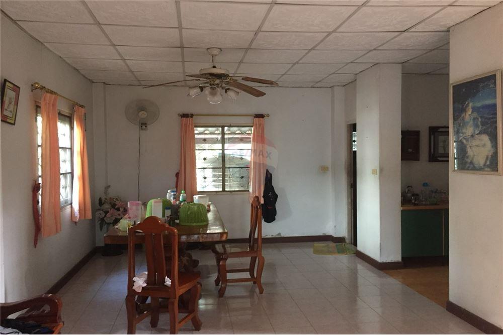 Nong Chok Second hand single house condo for sale rent